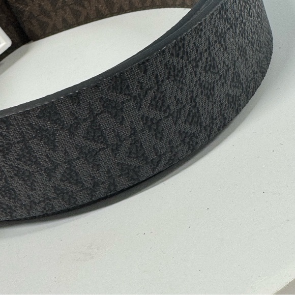 SALE MICHAEL KORS REVERSIBLE LOGO BELT - Picture 3 of 9